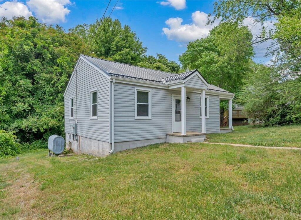 1142 Sylvan AVE - Photo 29