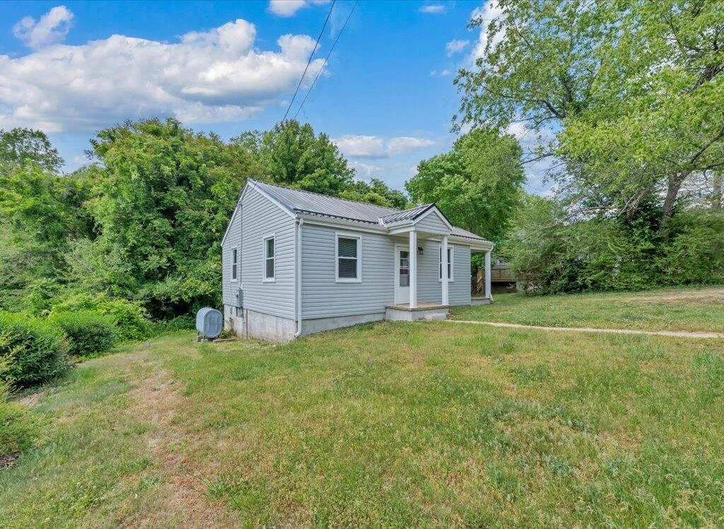 1142 Sylvan AVE - Photo 30
