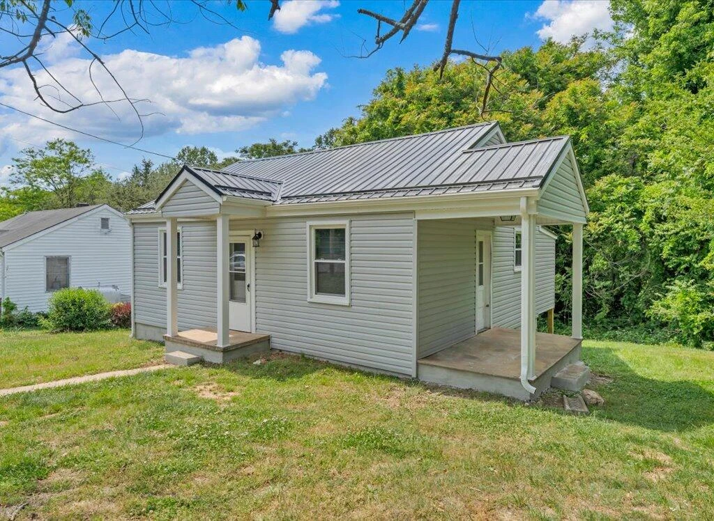 1142 Sylvan AVE - Photo 33