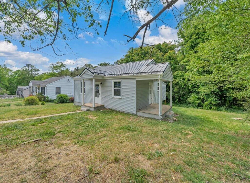 1142 Sylvan AVE - Photo 34