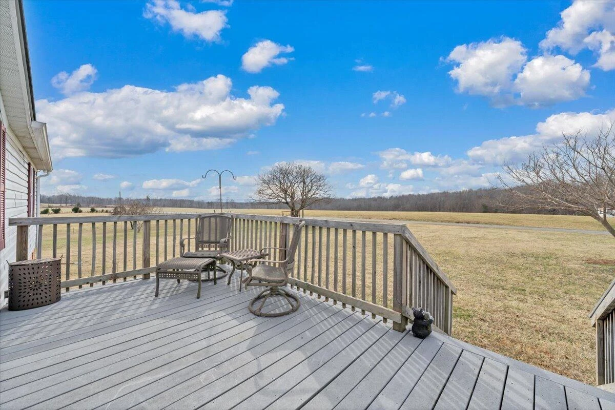 627&641 Novelty RD - Photo 22