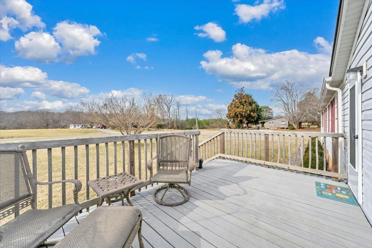 627&641 Novelty RD - Photo 23