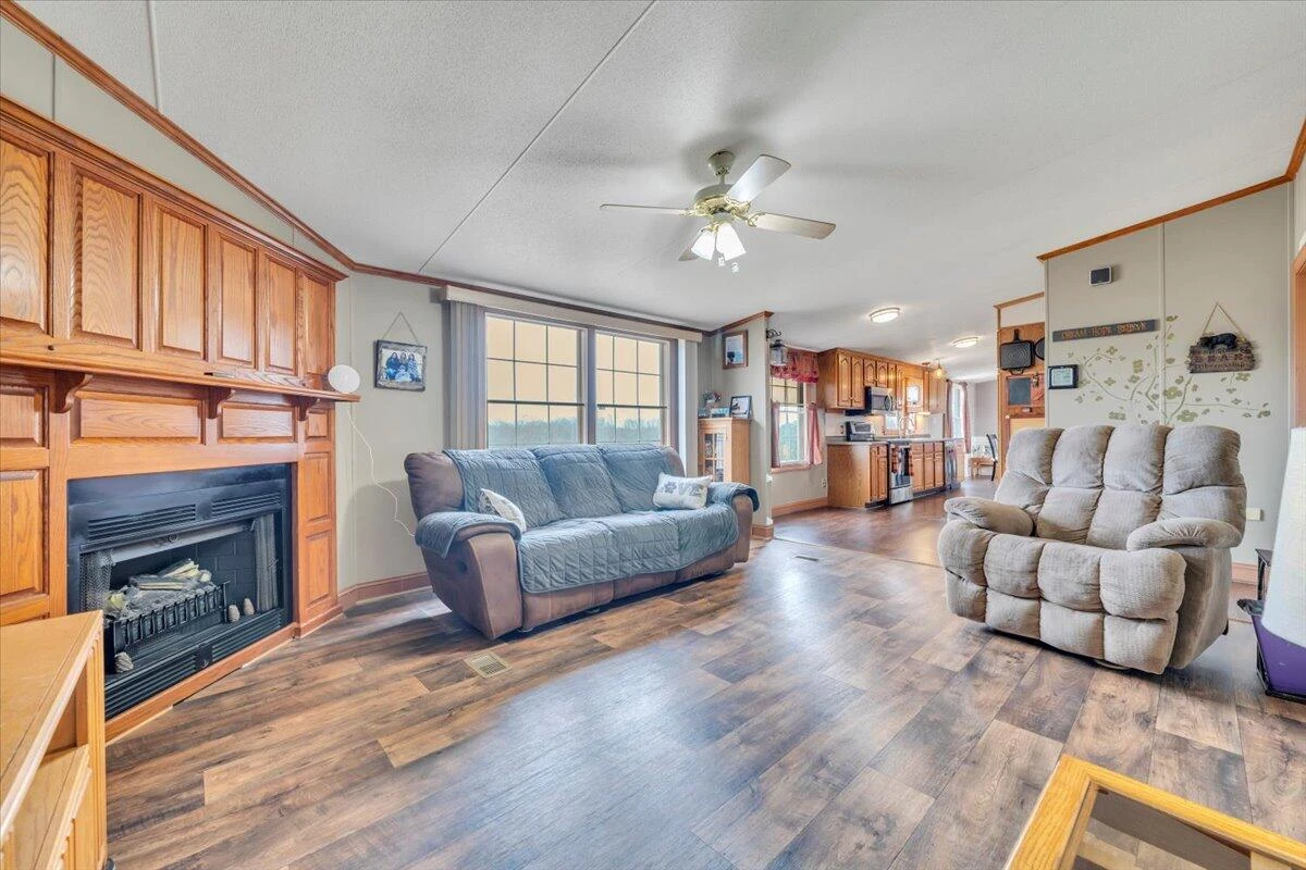 627&641 Novelty RD - Photo 41