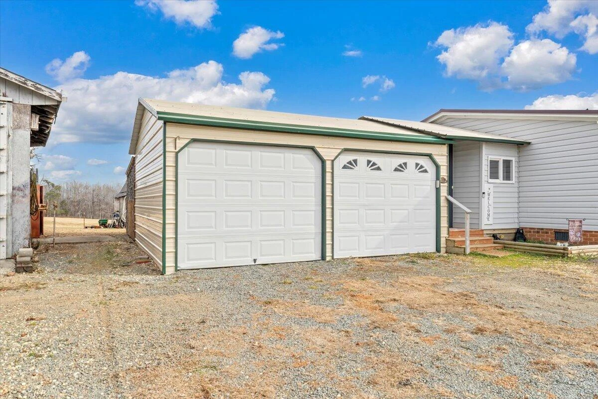 627&641 Novelty RD - Photo 50