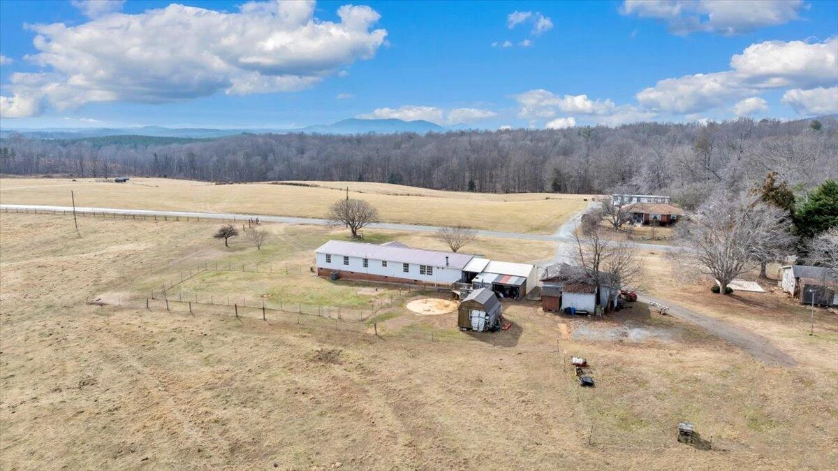 627&641 Novelty RD - Photo 56