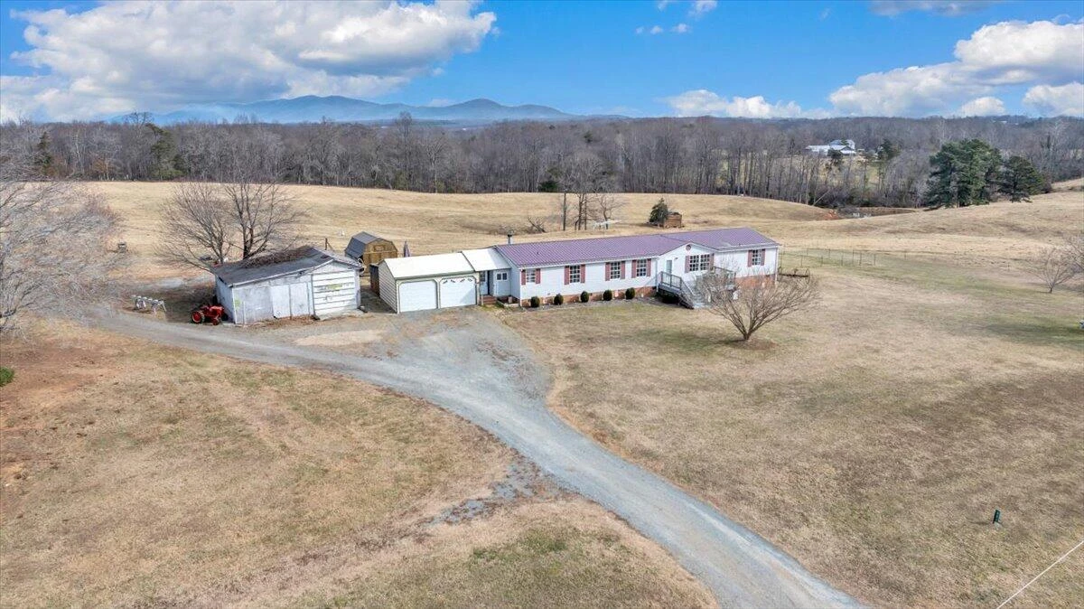 627&641 Novelty RD - Photo 60