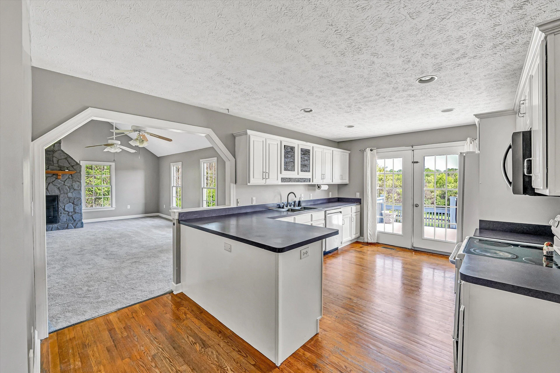 1429 JEFFERSON TER - Photo 17