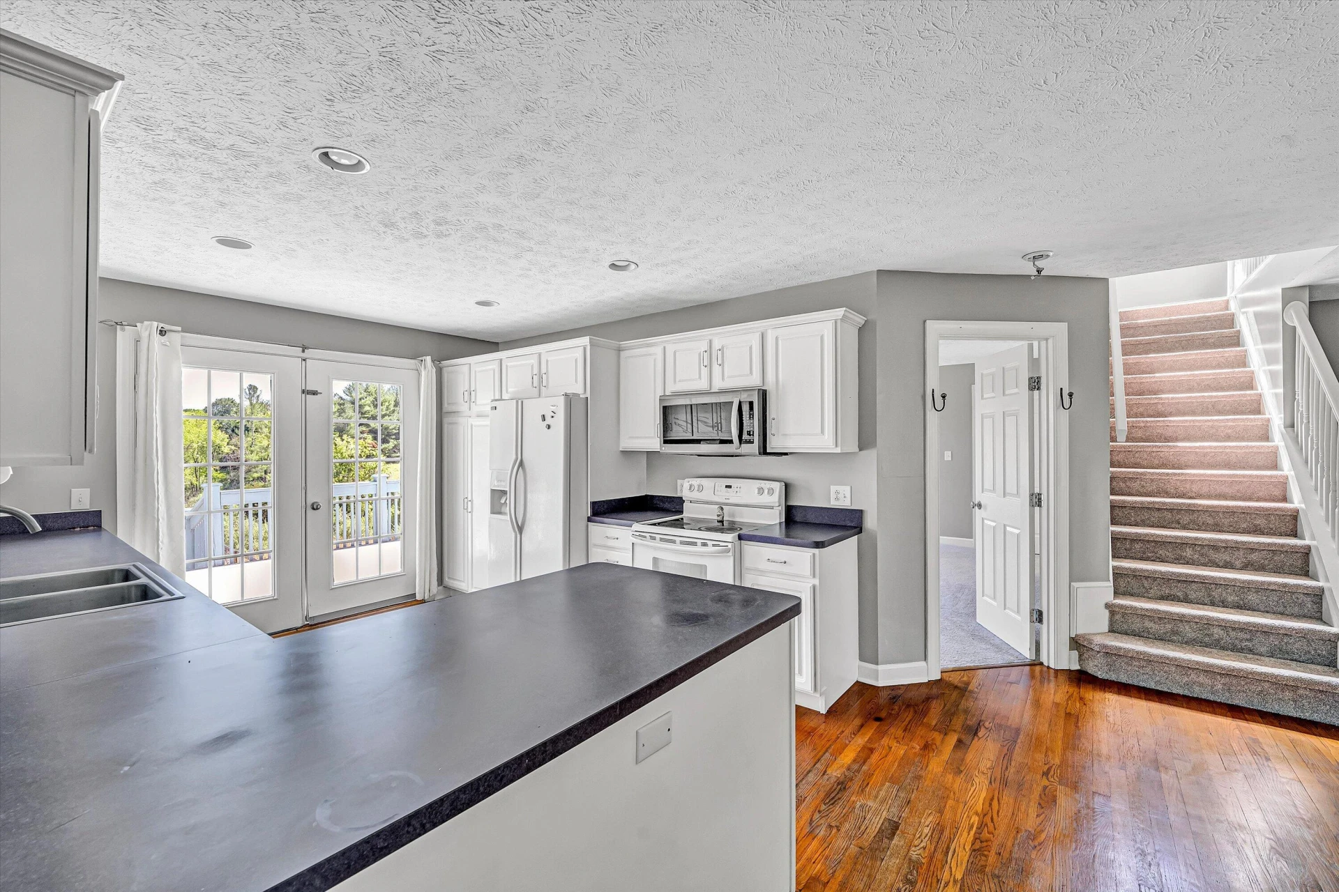 1429 JEFFERSON TER - Photo 18