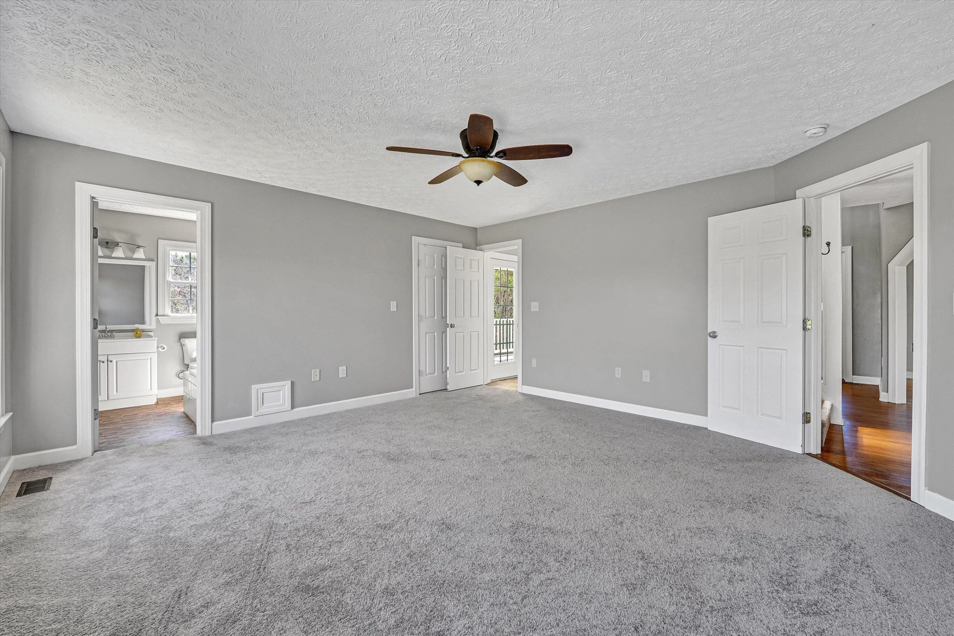 1429 JEFFERSON TER - Photo 22