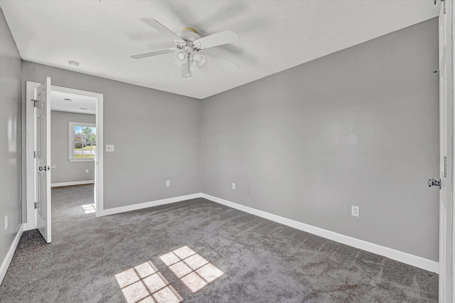 1429 JEFFERSON TER - Photo 28