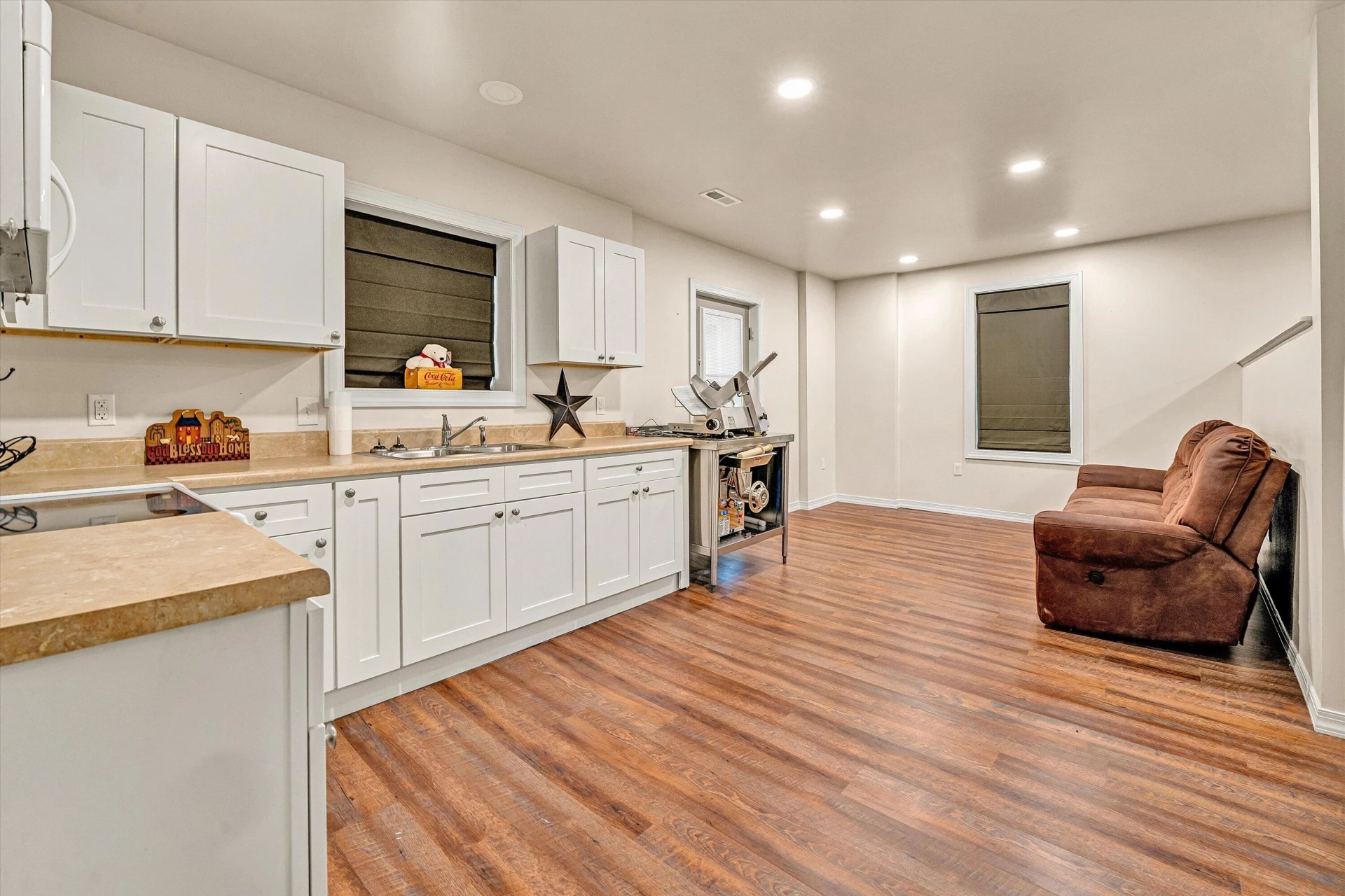 2866 Rucker RD - Photo 14