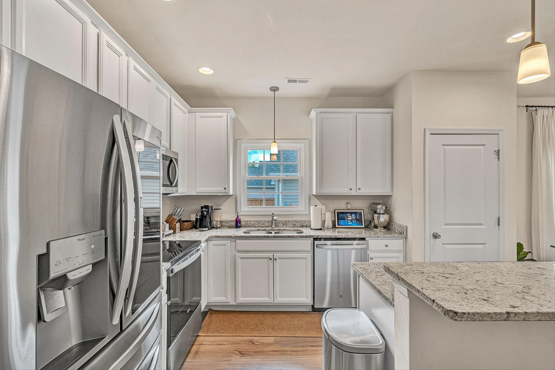 2059 Heys LN - Photo 13
