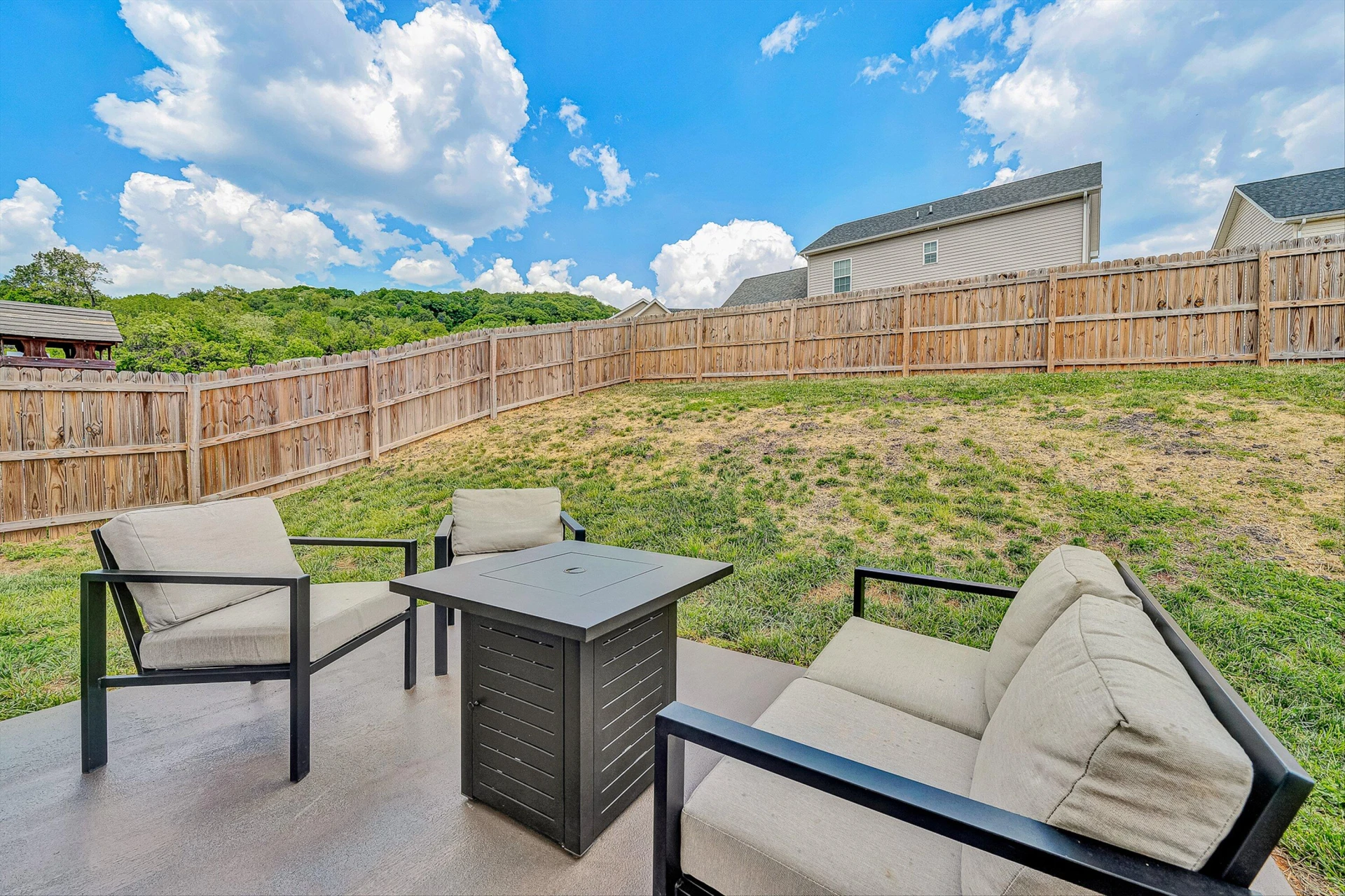 2059 Heys LN - Photo 33