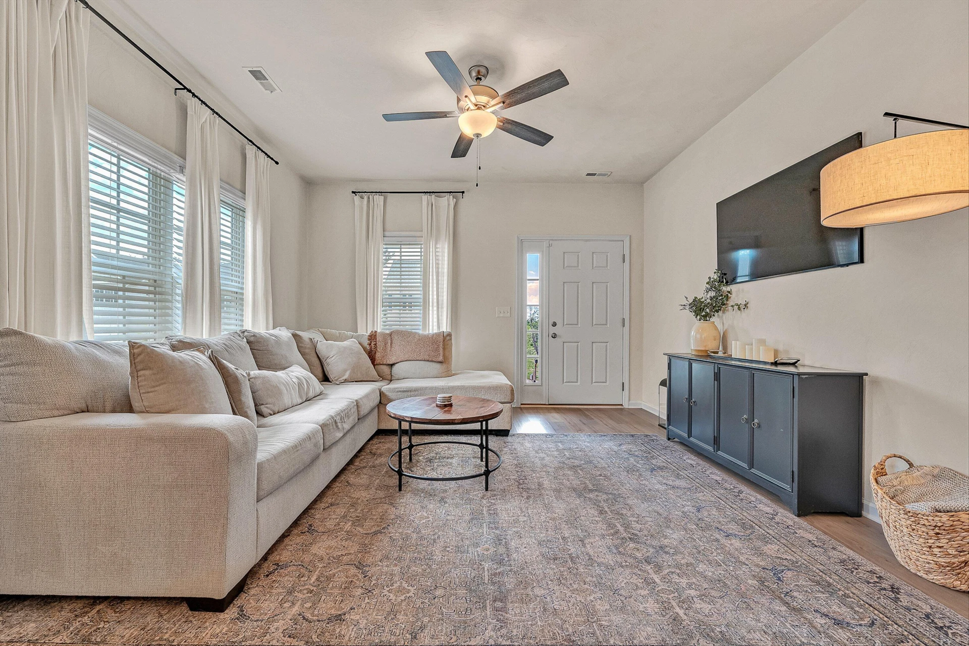 2059 Heys LN - Photo 7