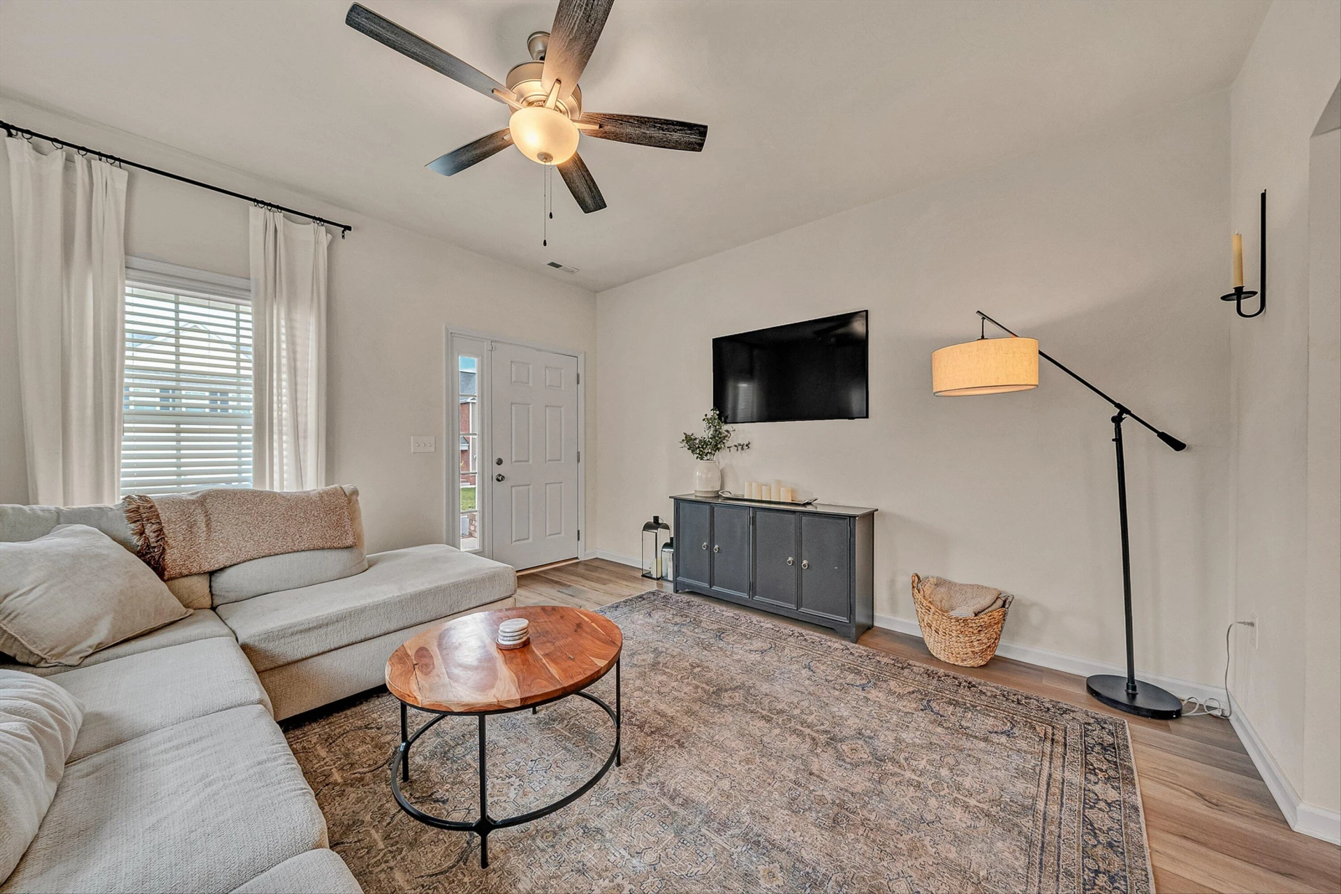 2059 Heys LN - Photo 8