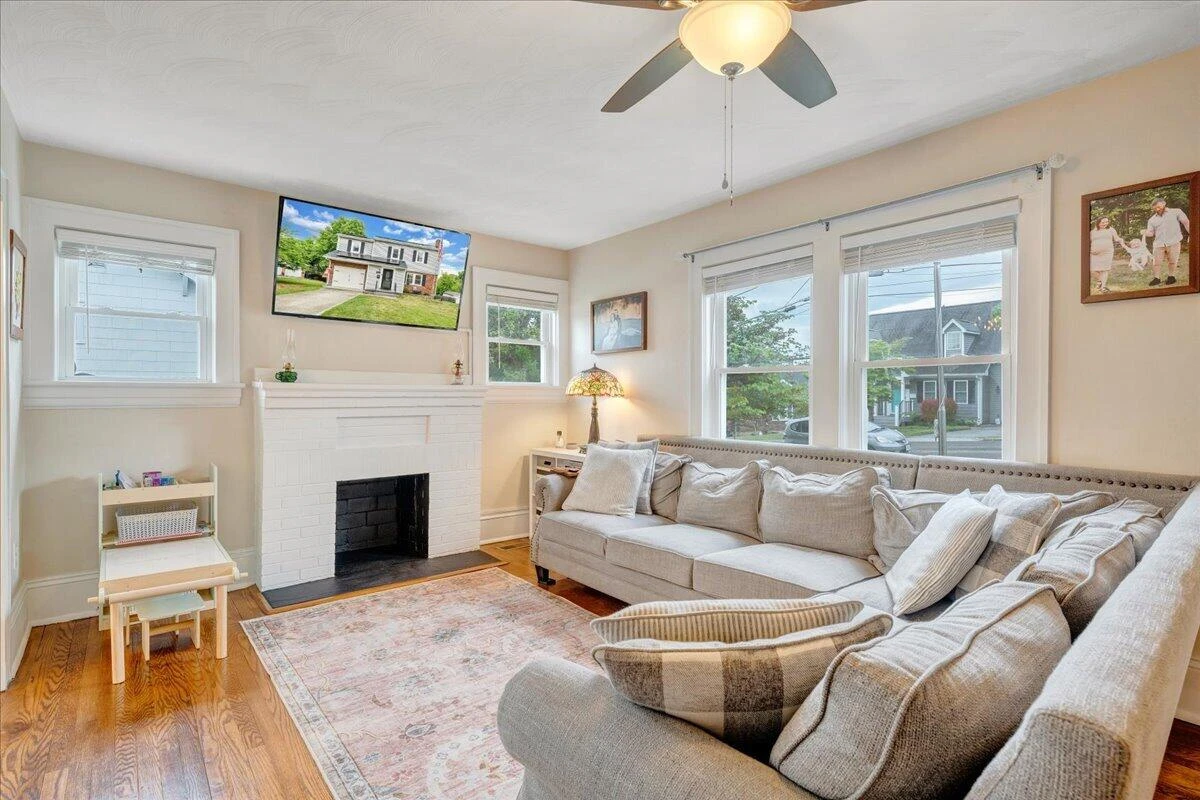 2525 Oregon AVE - Photo 10