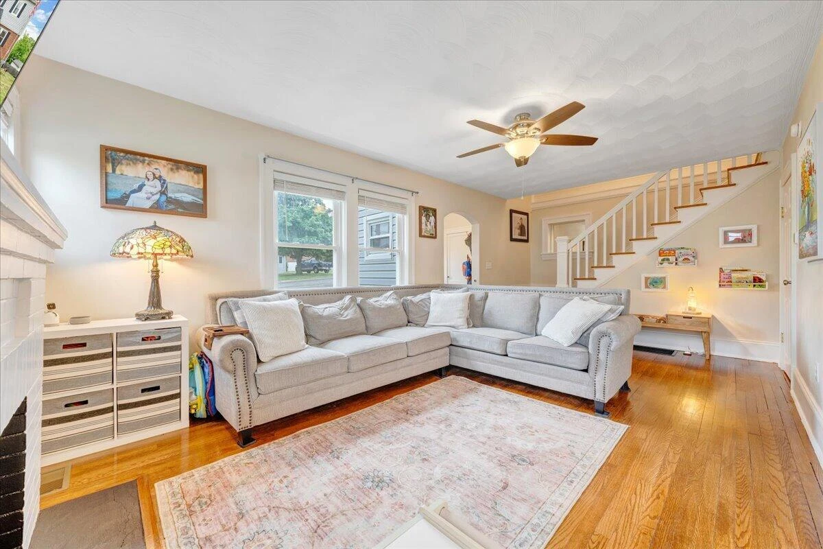 2525 Oregon AVE - Photo 11