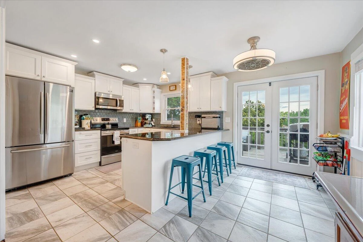 2525 Oregon AVE - Photo 17