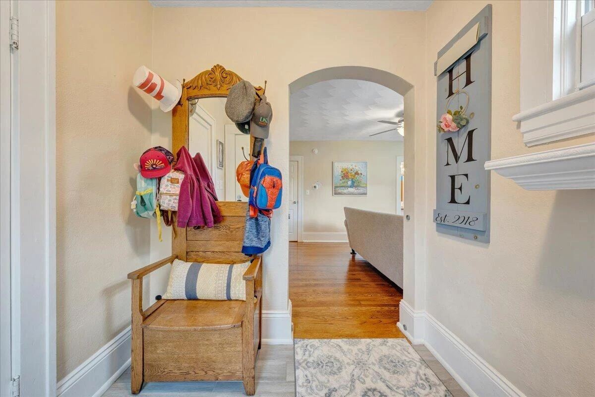 2525 Oregon AVE - Photo 3
