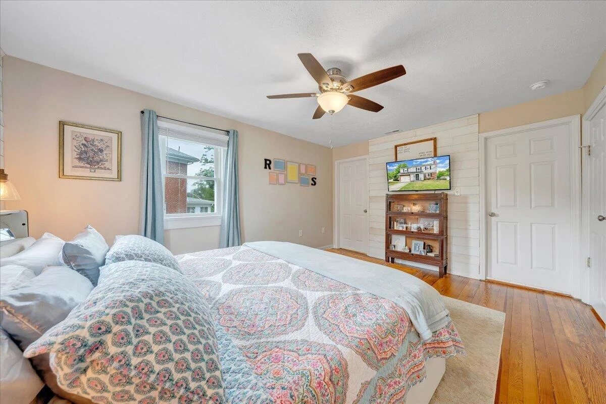 2525 Oregon AVE - Photo 32