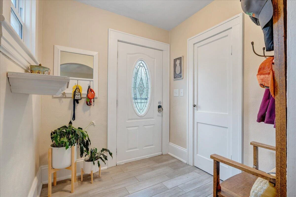 2525 Oregon AVE - Photo 4