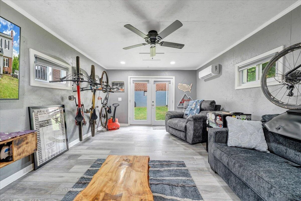 2525 Oregon AVE - Photo 59