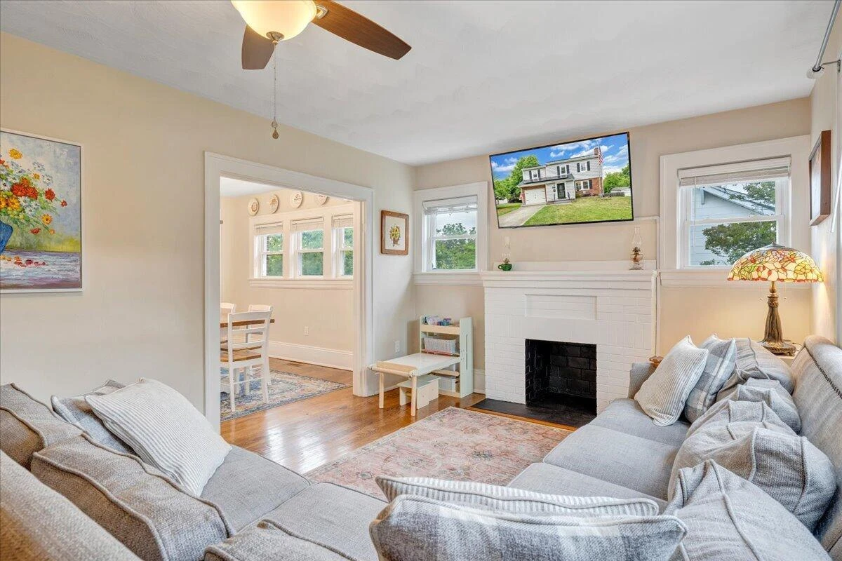2525 Oregon AVE - Photo 7