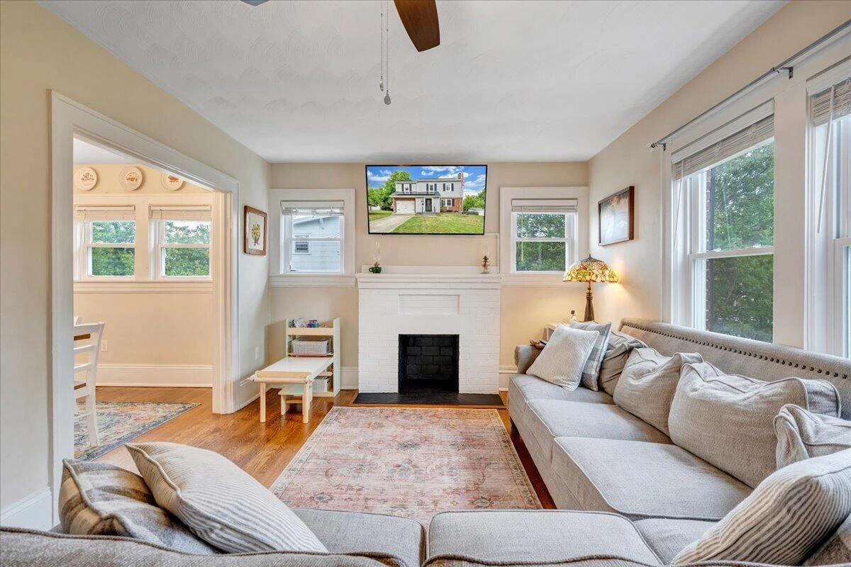 2525 Oregon AVE - Photo 8