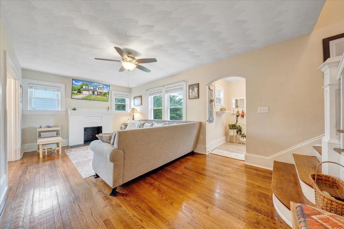 2525 Oregon AVE - Photo 9