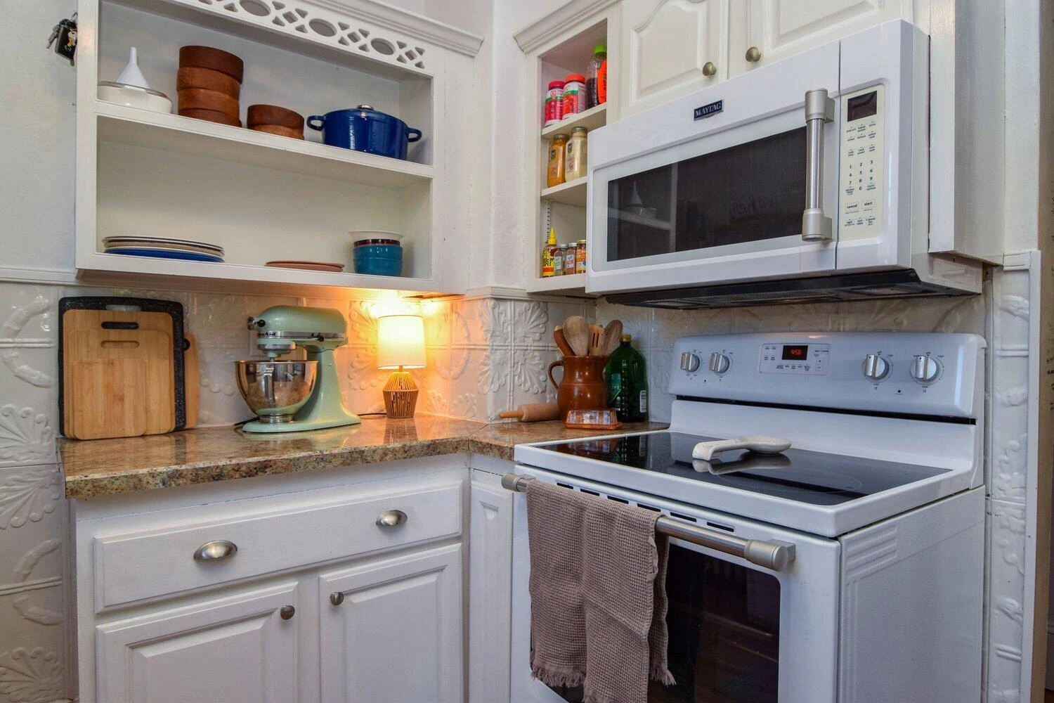 3017 Woodlawn AVE - Photo 13