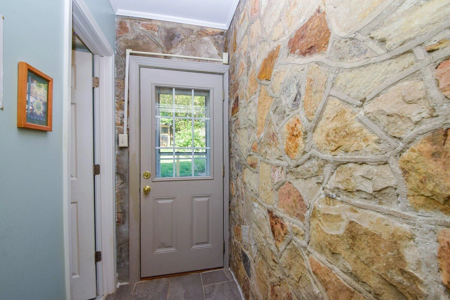 3017 Woodlawn AVE - Photo 15