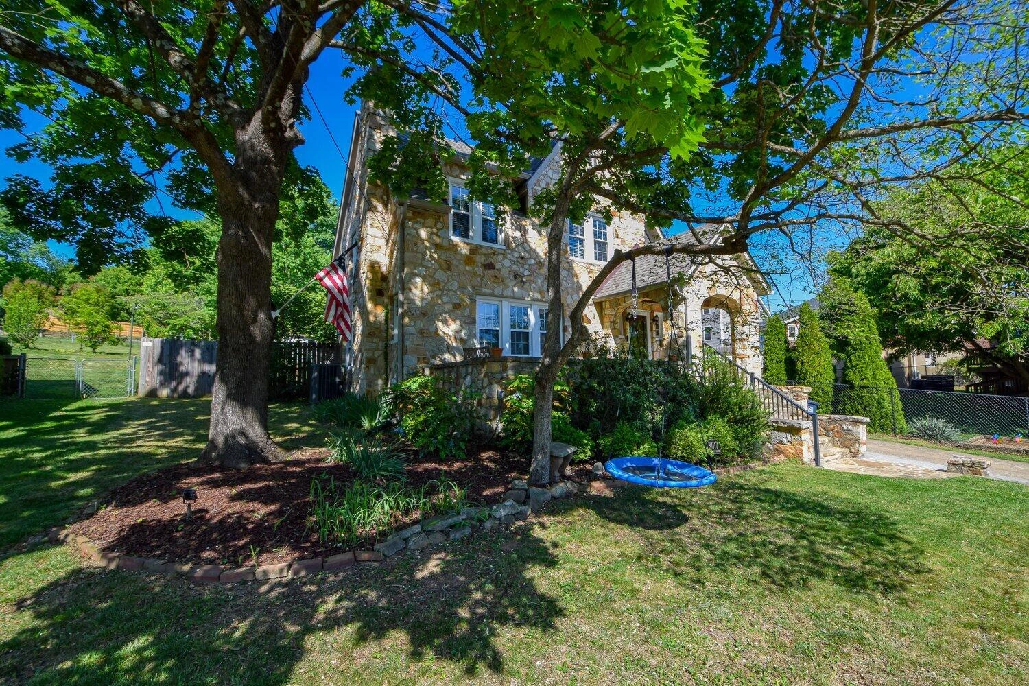 3017 Woodlawn AVE - Photo 26