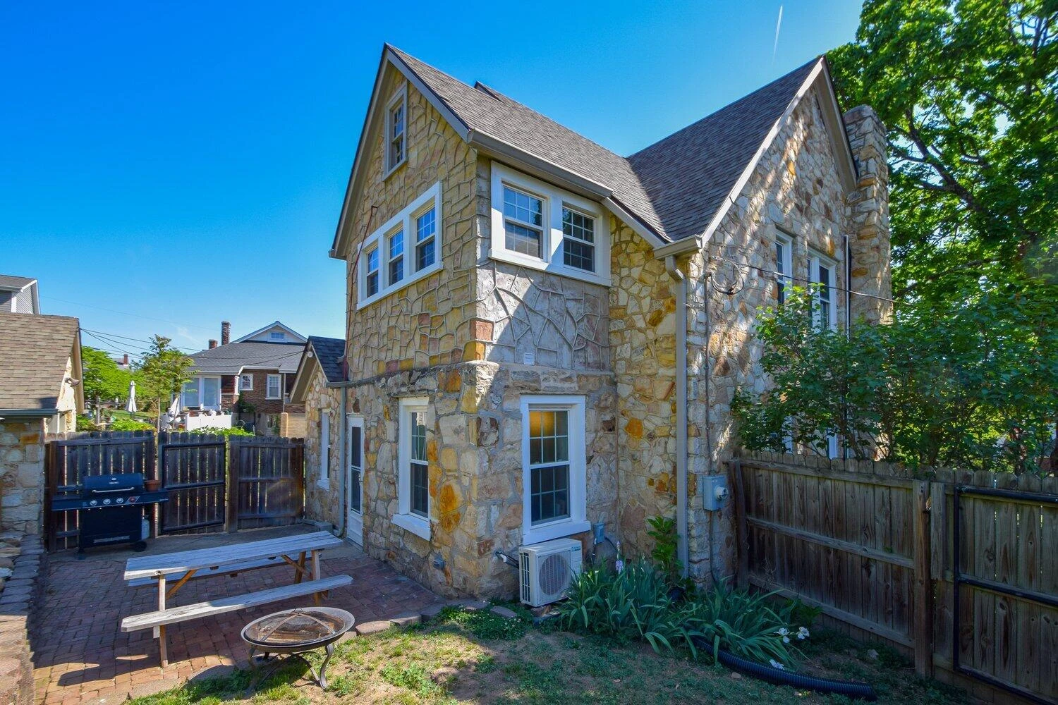 3017 Woodlawn AVE - Photo 30