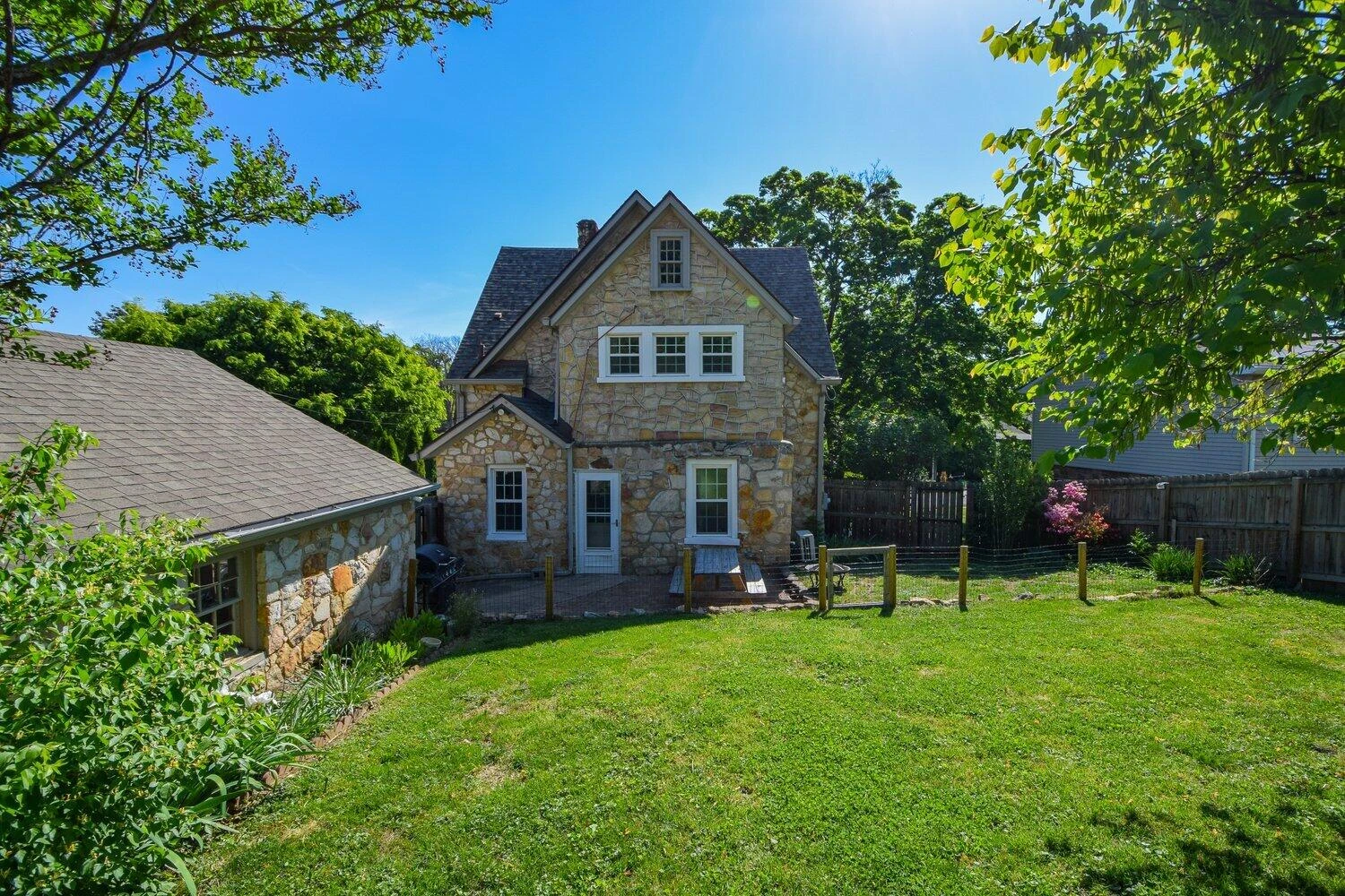 3017 Woodlawn AVE - Photo 31