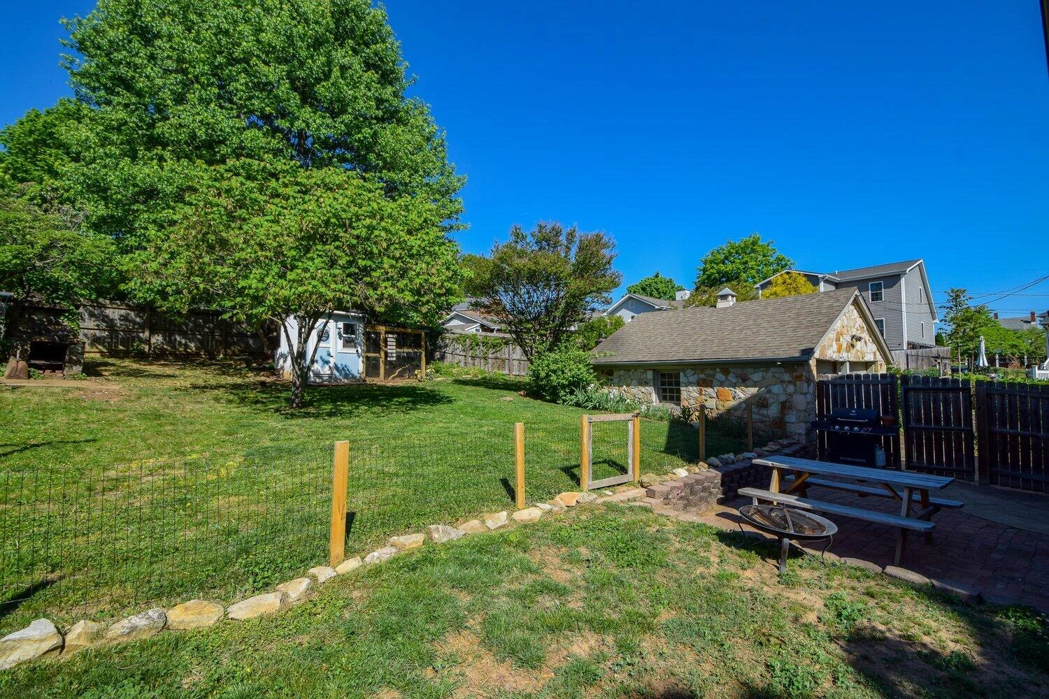 3017 Woodlawn AVE - Photo 33