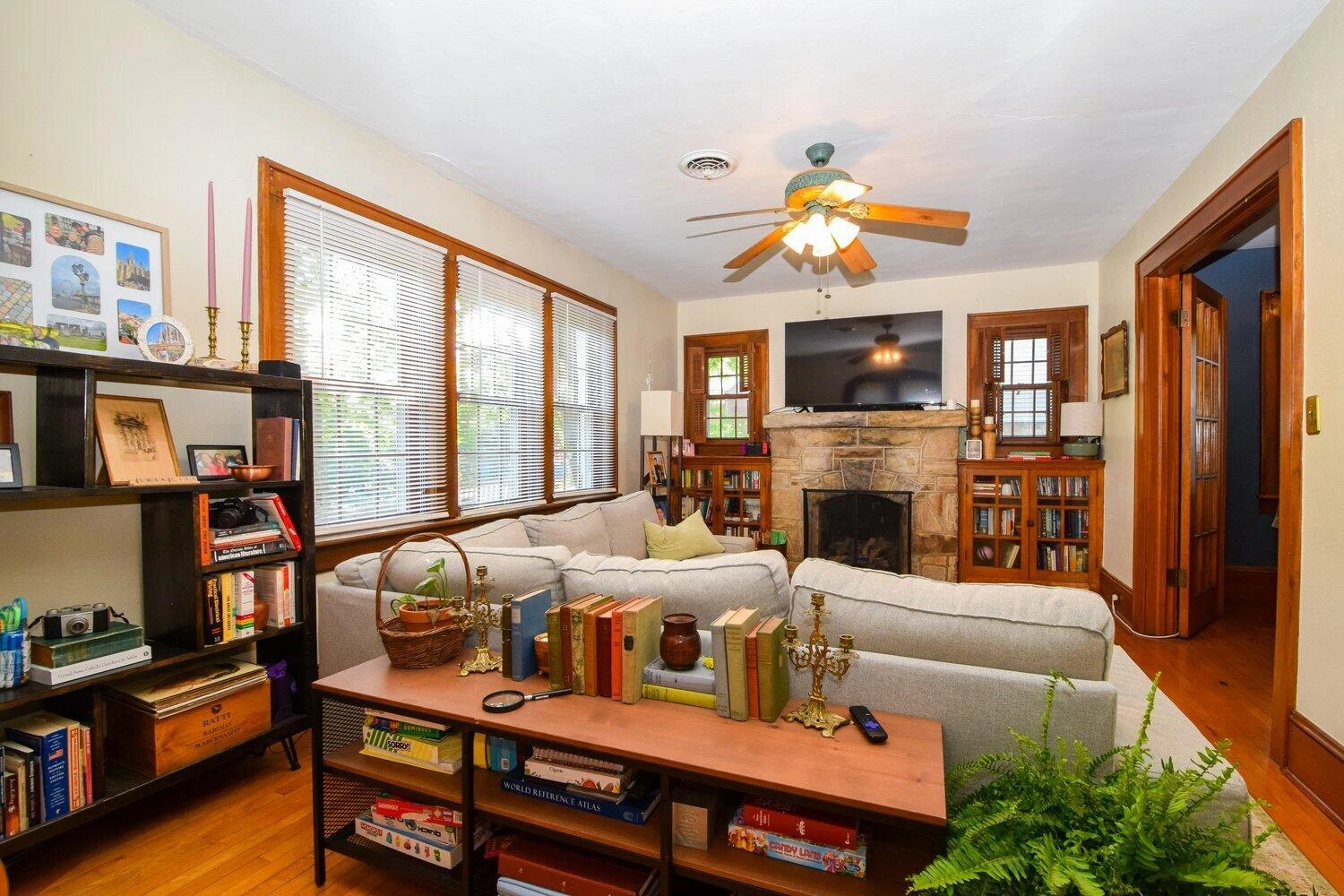 3017 Woodlawn AVE - Photo 9