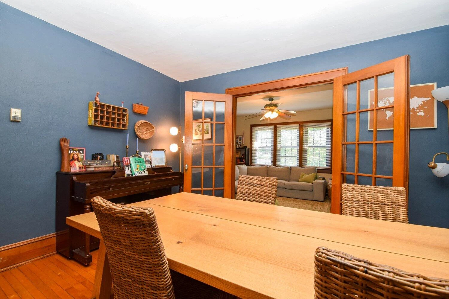3017 Woodlawn AVE - Photo 11