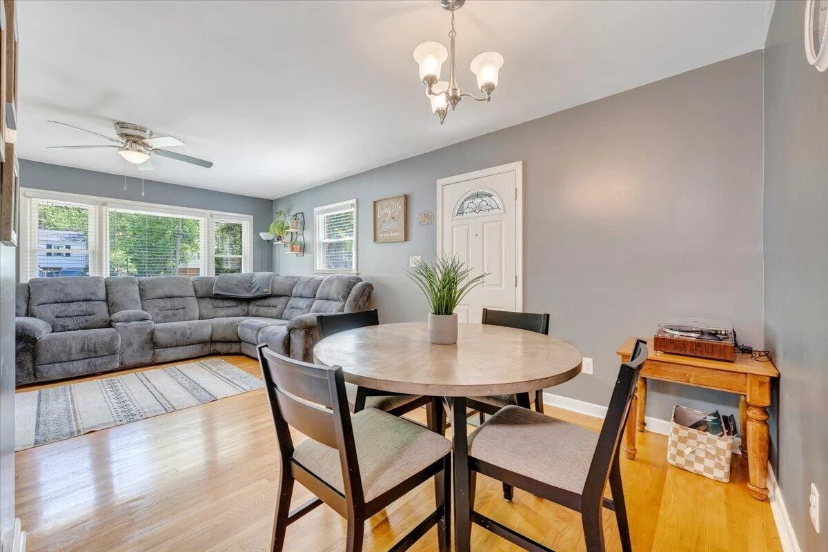 2819 Embassy DR - Photo 15