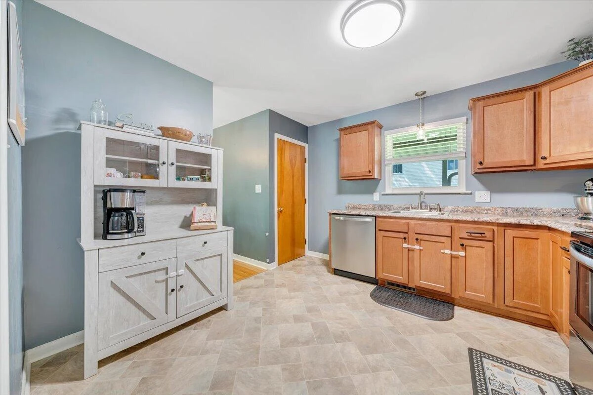 2819 Embassy DR - Photo 17