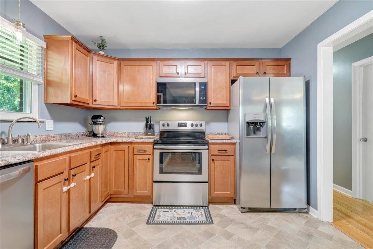 2819 Embassy DR - Photo 18