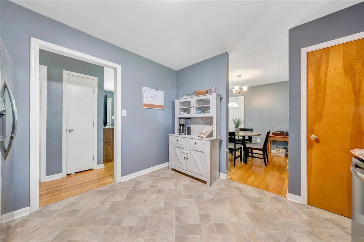 2819 Embassy DR - Photo 20