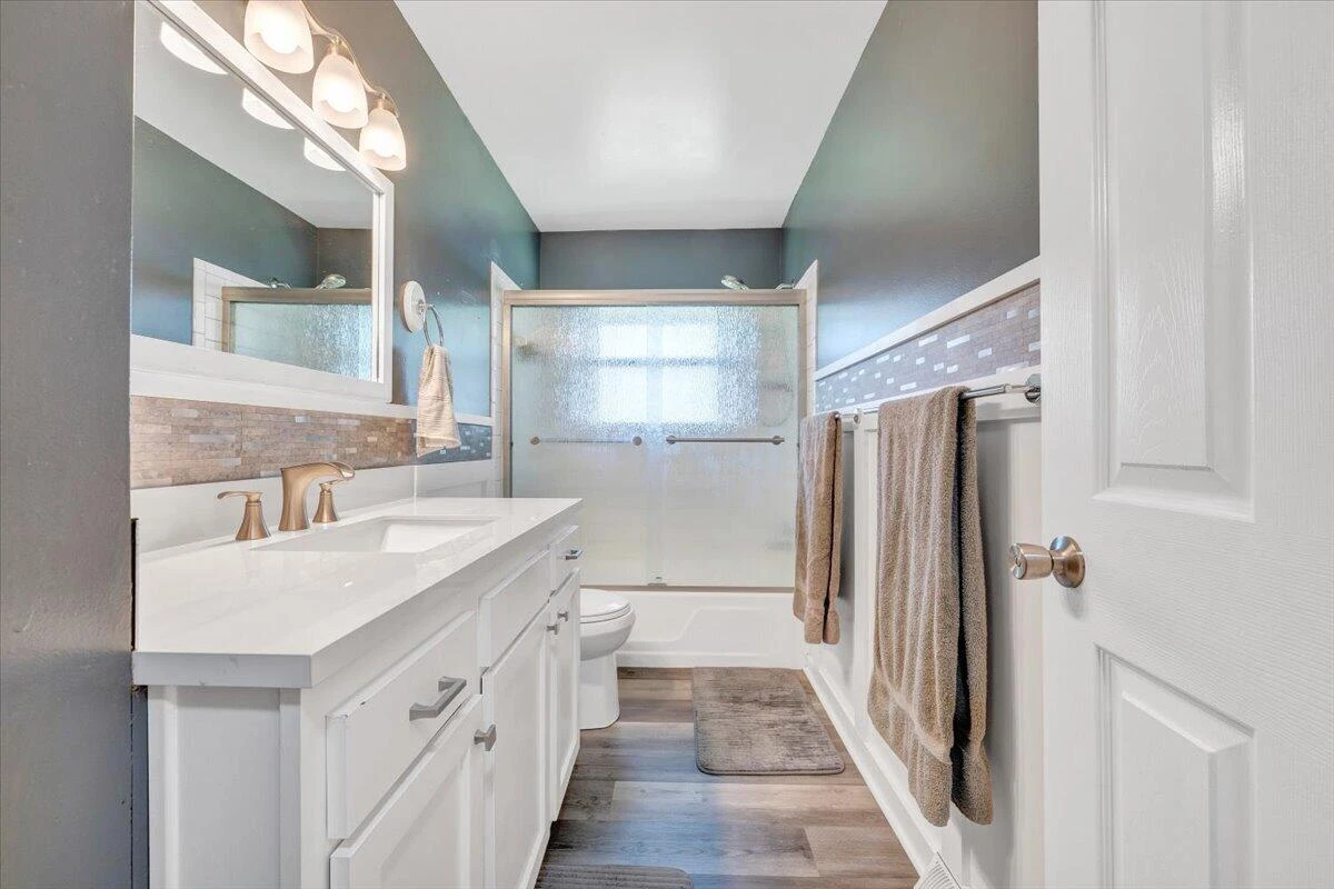 2819 Embassy DR - Photo 27