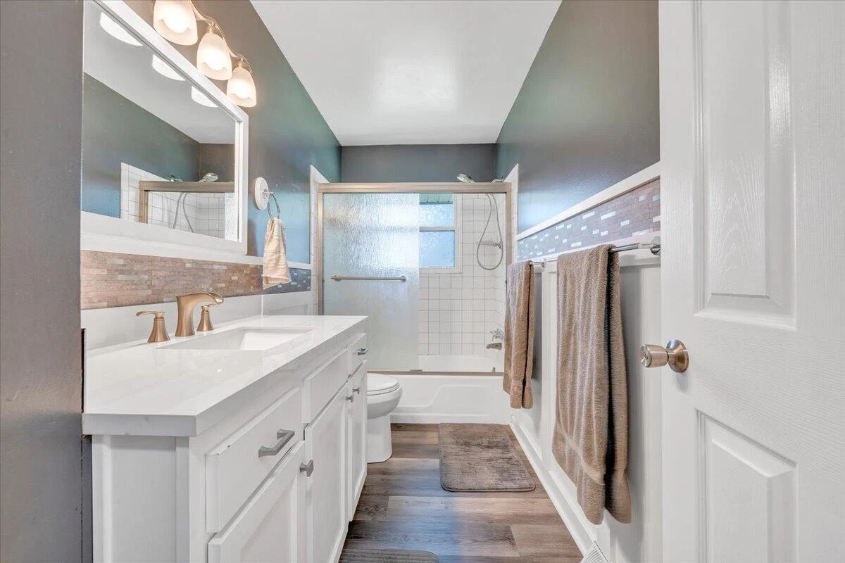 2819 Embassy DR - Photo 28
