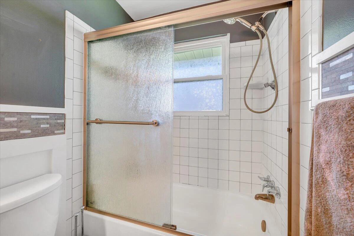 2819 Embassy DR - Photo 31