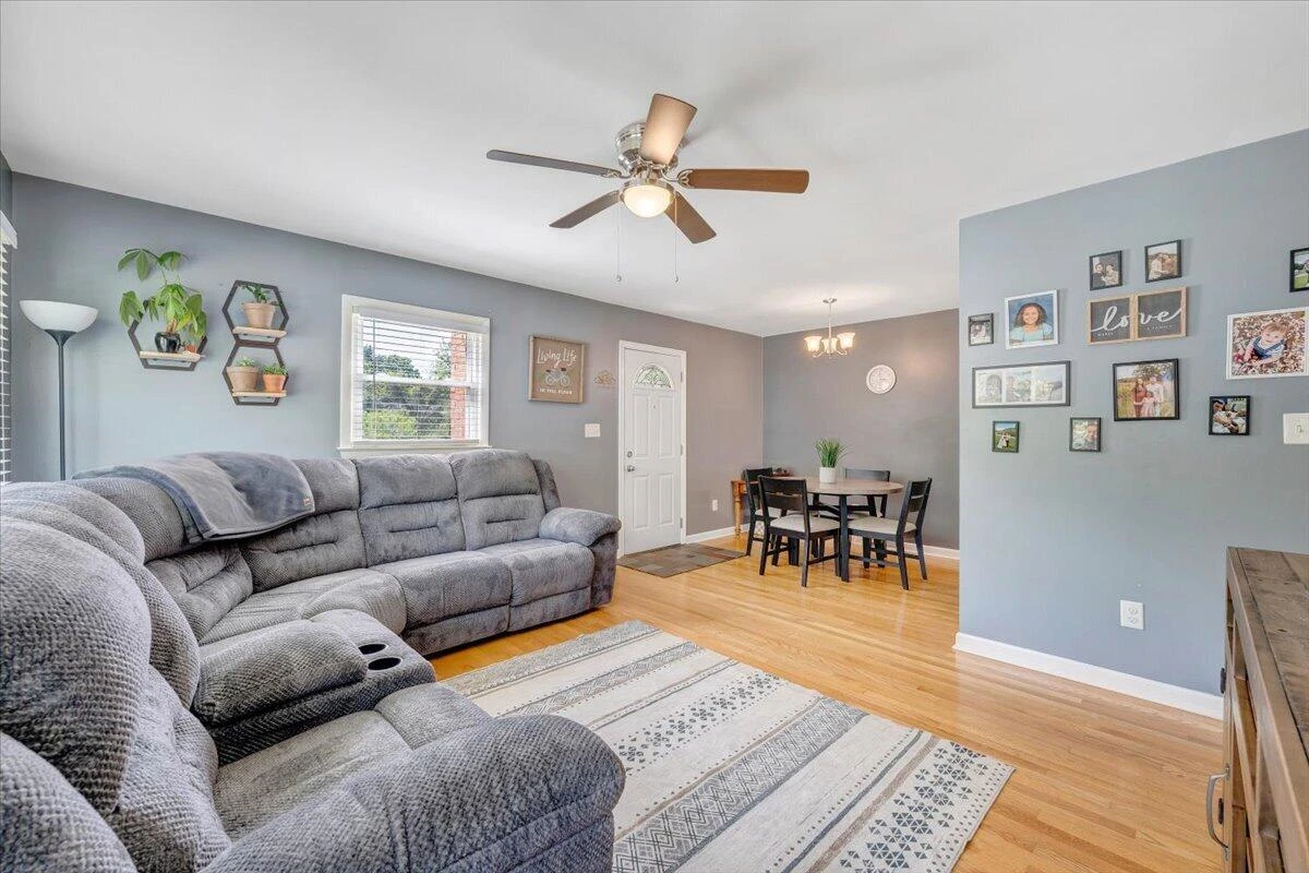 2819 Embassy DR - Photo 7