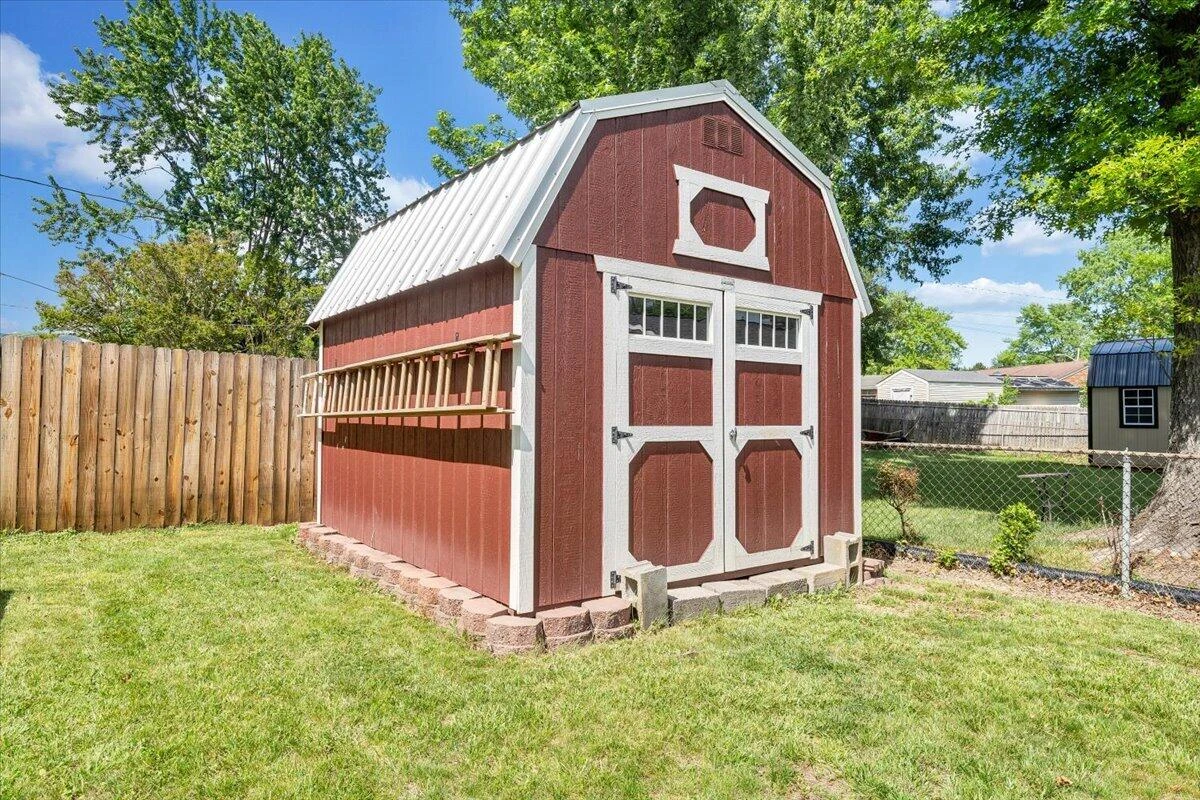 2819 Embassy DR - Photo 46