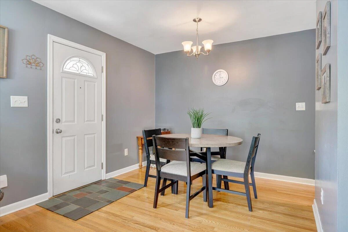 2819 Embassy DR - Photo 12
