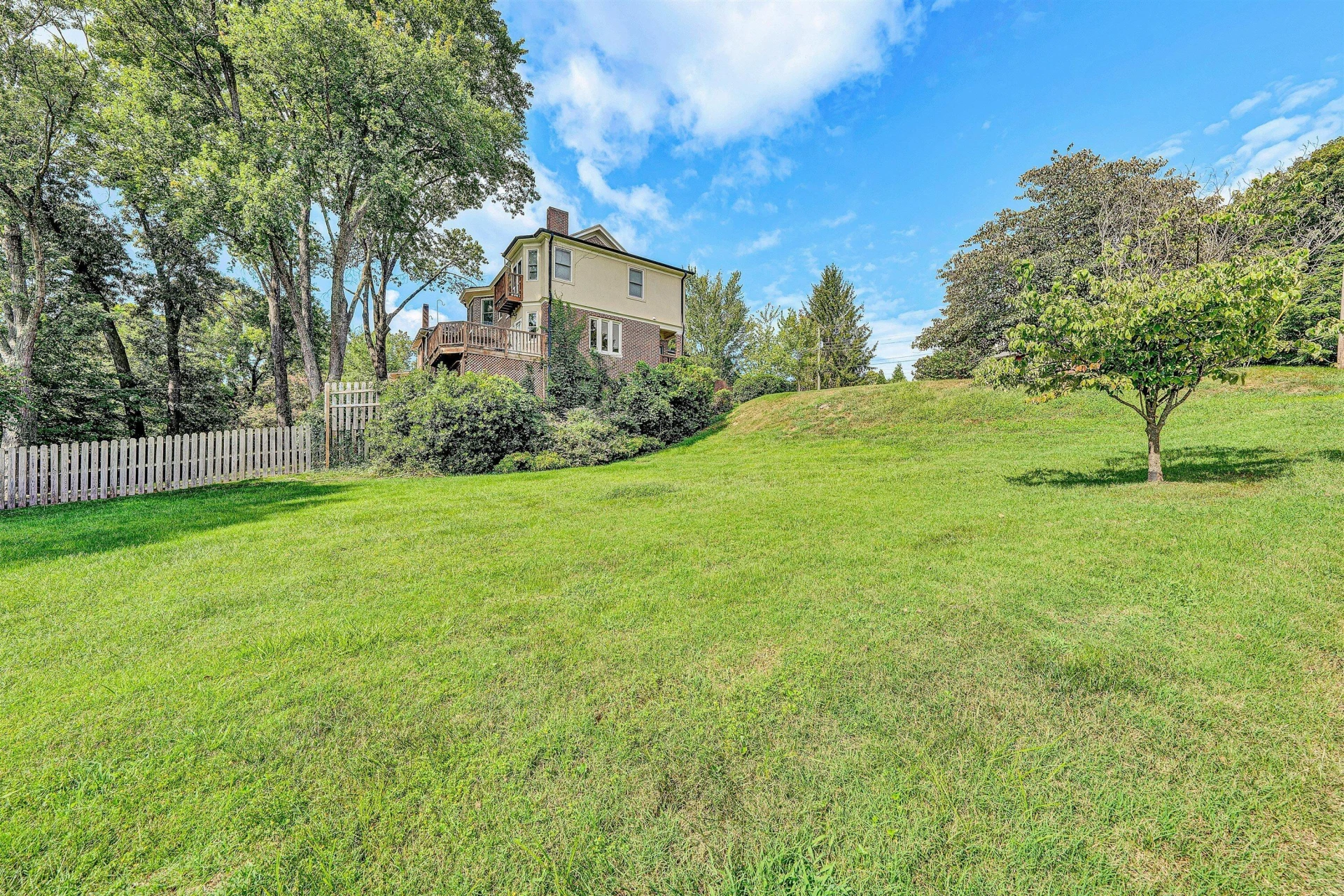 2402 Wycliffe AVE - Photo 7