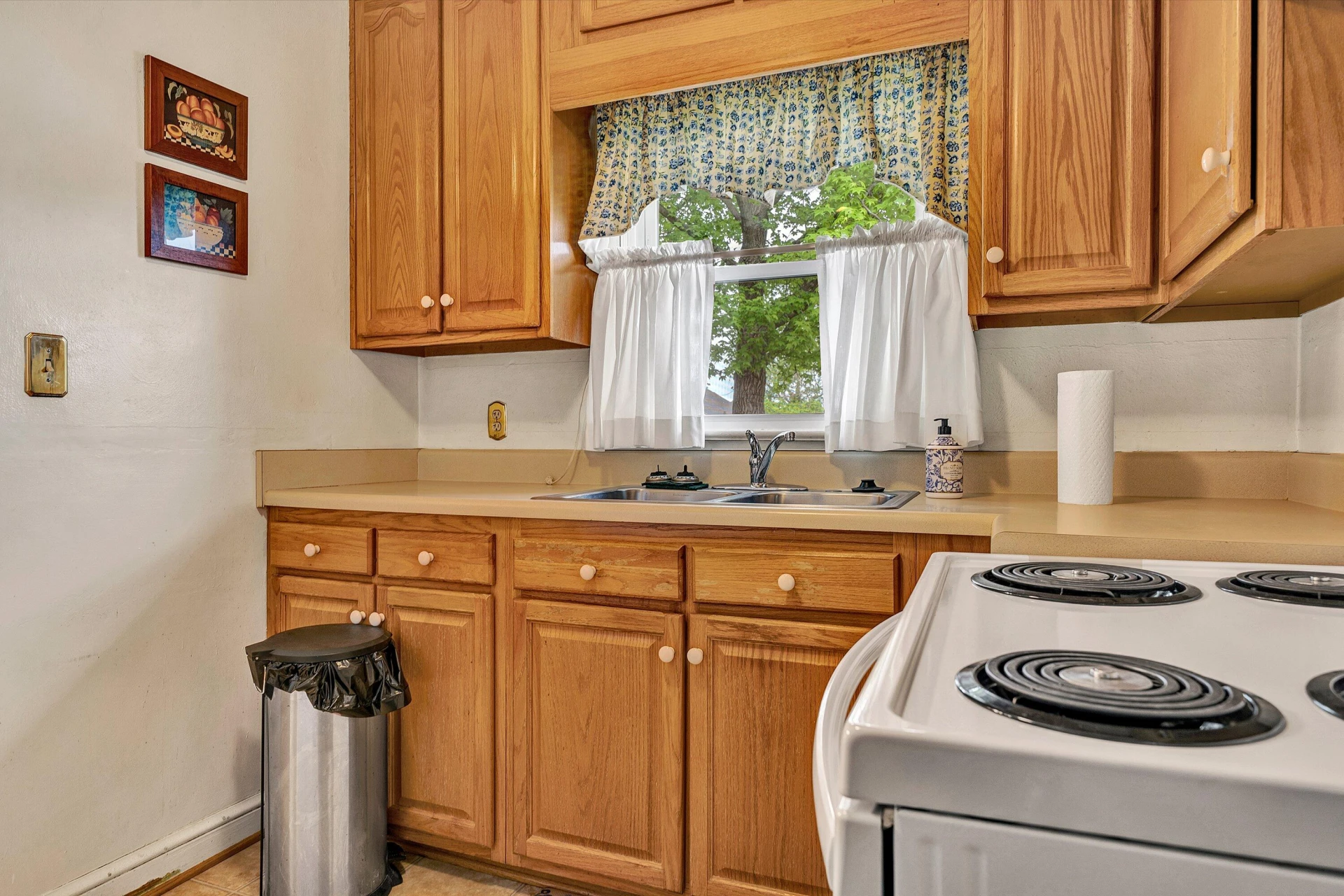 2251 Moir ST - Photo 10