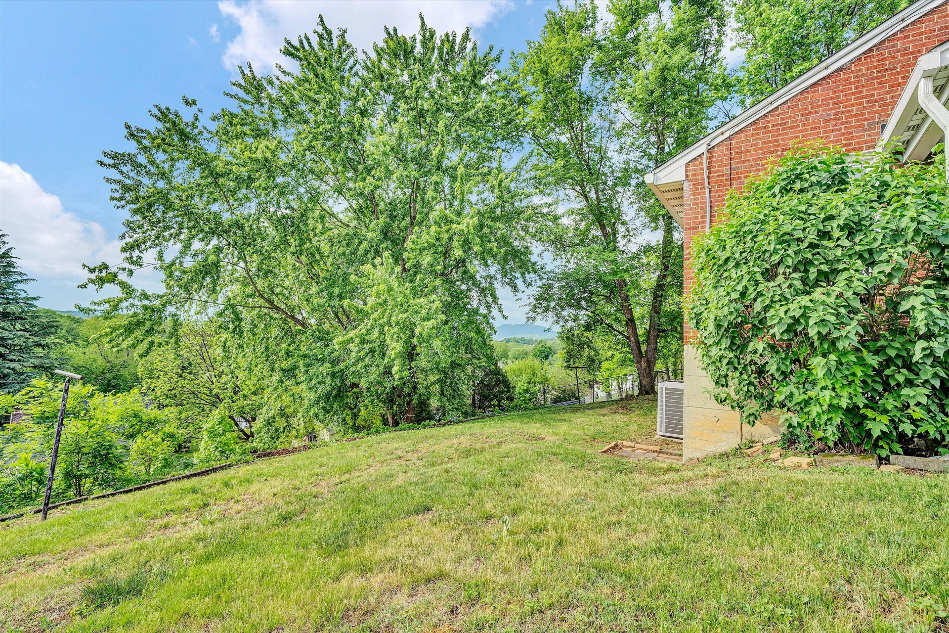 2251 Moir ST - Photo 19